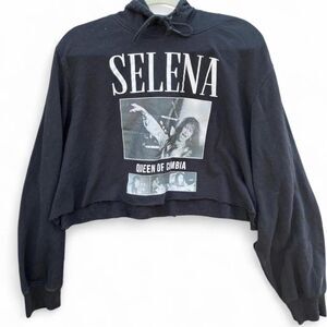 Selena "Queen of Cumbia" Cropped Graphic Hoodie | Black | 2XL
